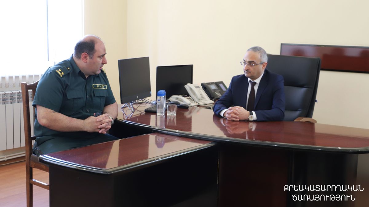 Сотрудникам уголовно-исполнительных учреждений «Больница для осужденных» и «Артик» были представлены врио начальников учреждений